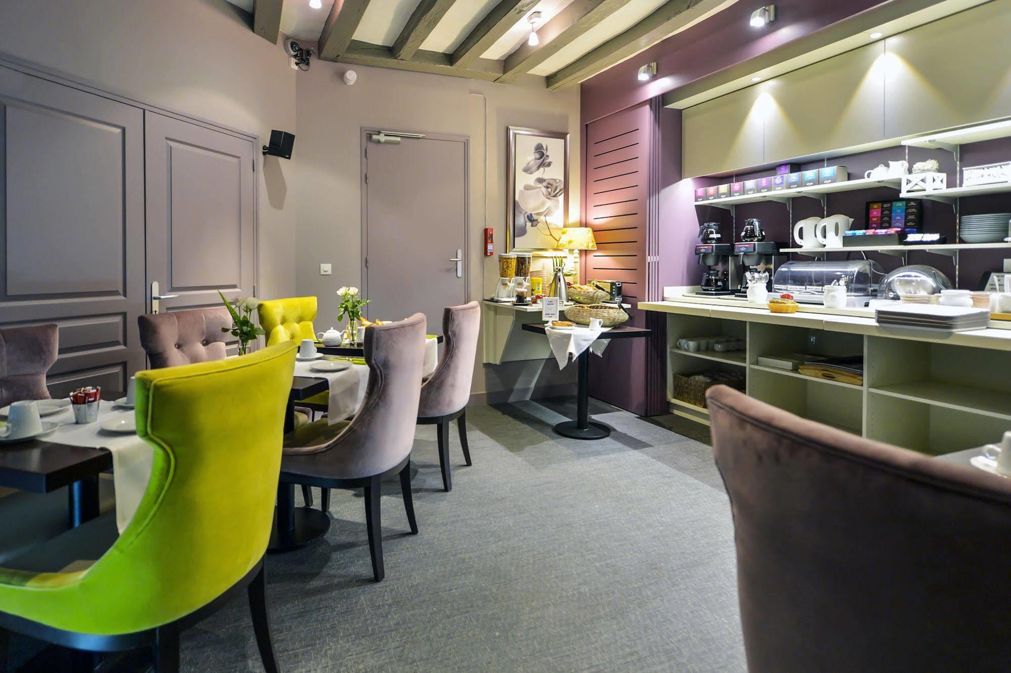 סומור Cristal Hotel Restaurant - Logis Hotels מראה חיצוני תמונה