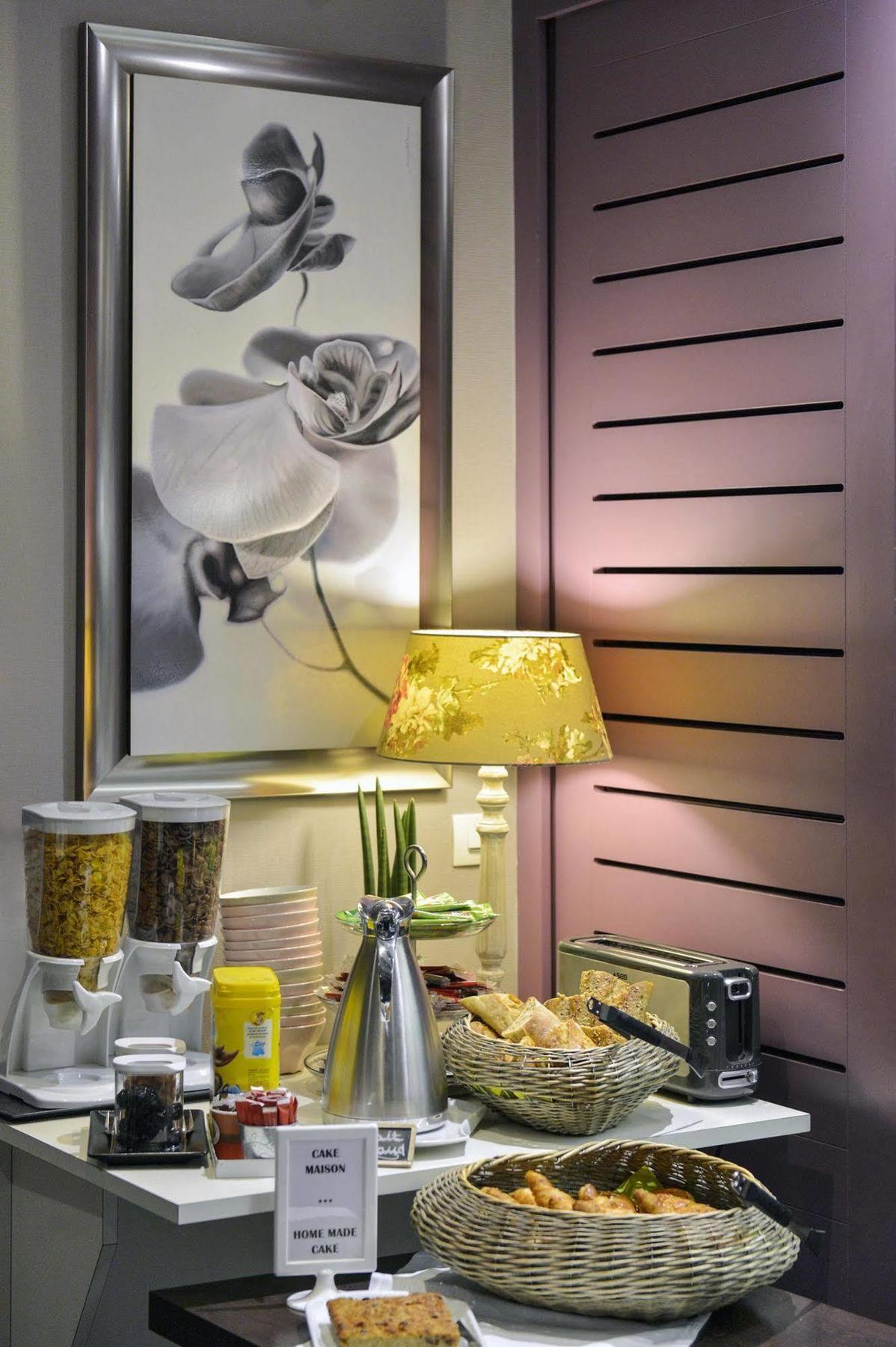 סומור Cristal Hotel Restaurant - Logis Hotels מראה חיצוני תמונה